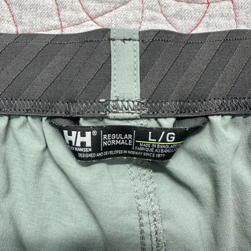 Helly Hansen Vista Hike Cargo Shorts Sage Green UPF 50+ / Men's Large